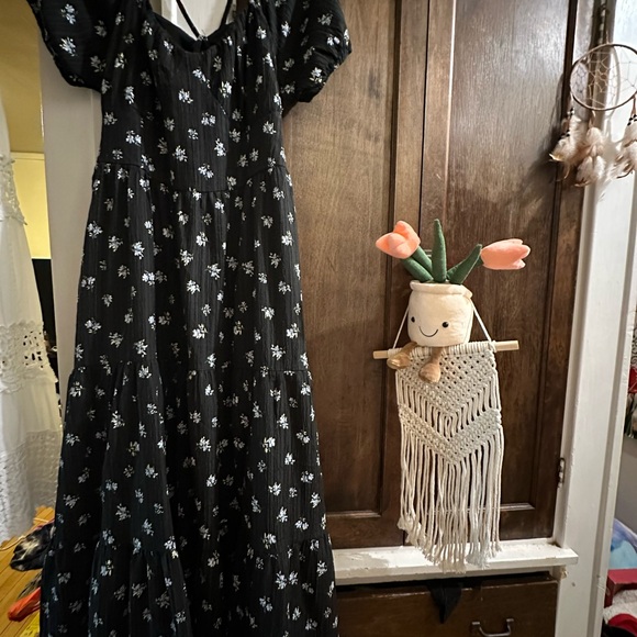 American Eagle XL beautiful flowy dress- fits wonderfully. - Picture 2 of 10